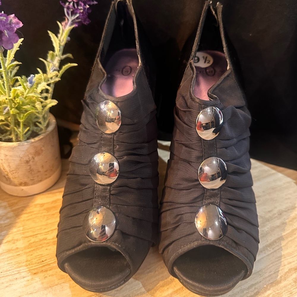 Joey Black Heels and Silver Buttons 
Size 9.5